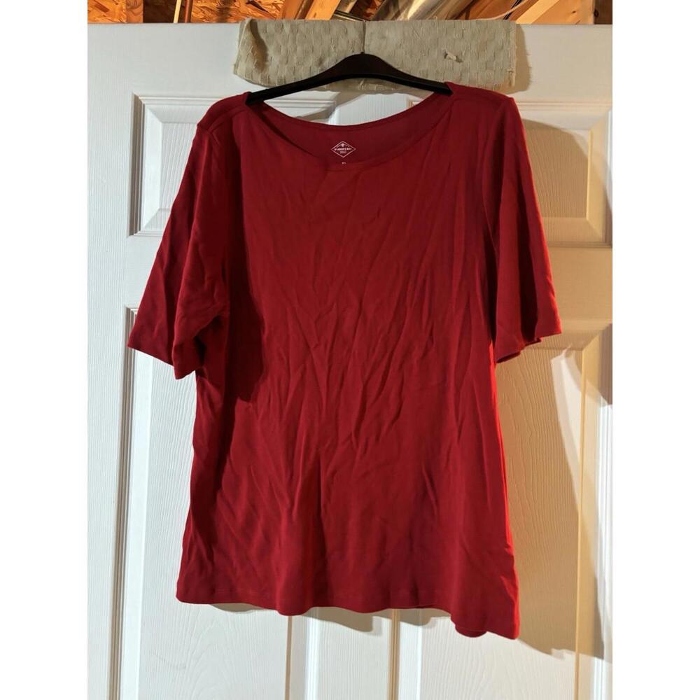 Ladies Tee In Good Pre-owned Condition!